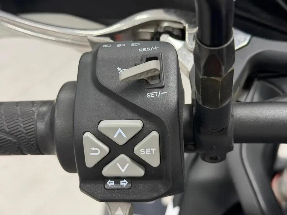 KTM 890 Adventure R (2023 - 24) (8)