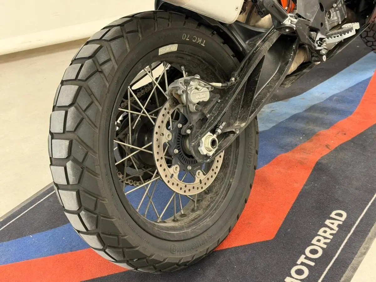 KTM 890 Adventure R (2023 - 24) (11)