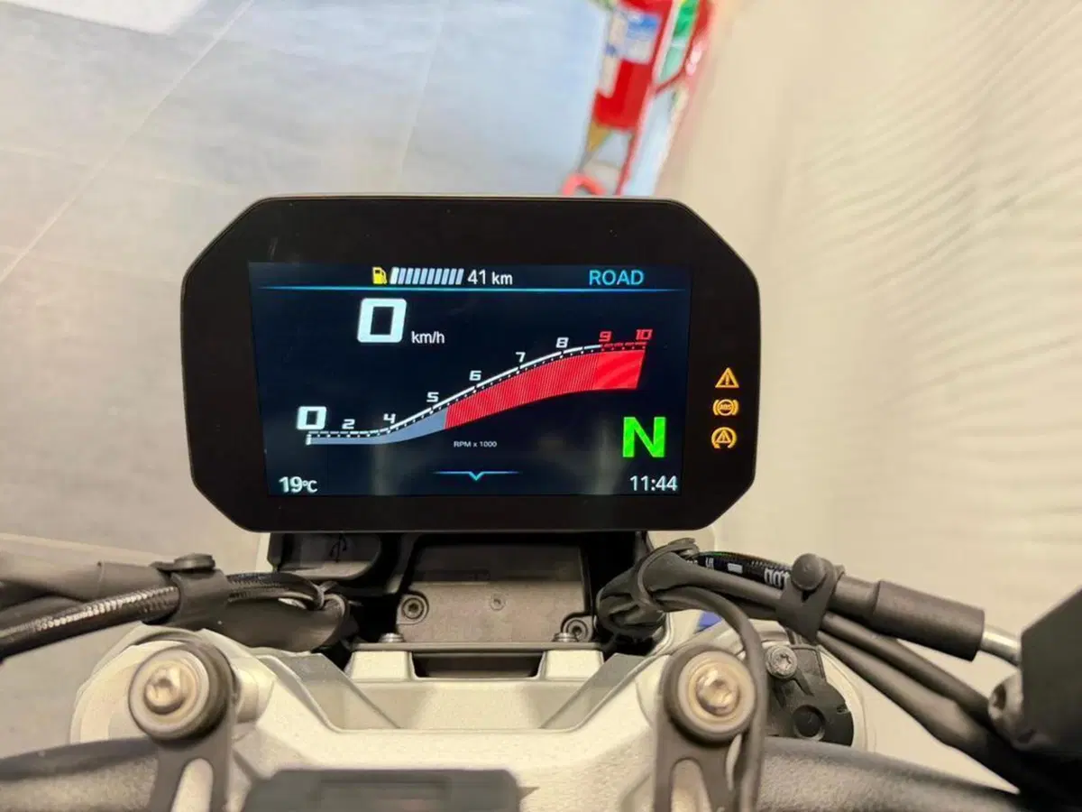 Bmw R 1300 R (2026 - 27) (7)