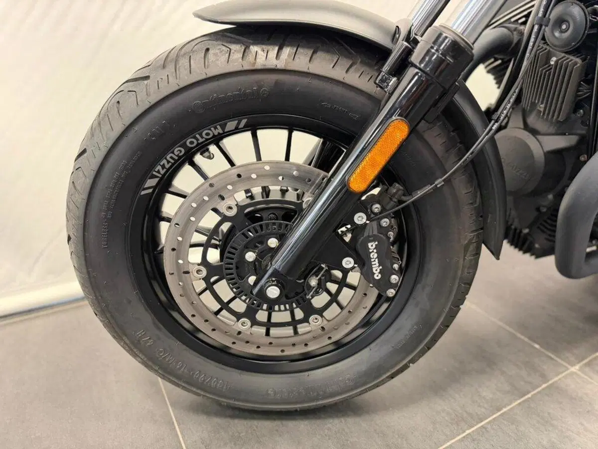 Moto Guzzi V9 Roamer (2021 - 24) (13)