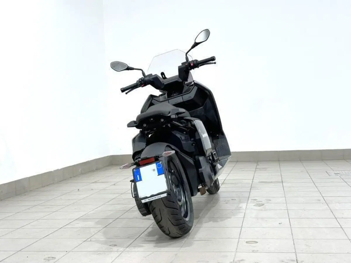 Bmw CE 04 (2021 - 25) (8)