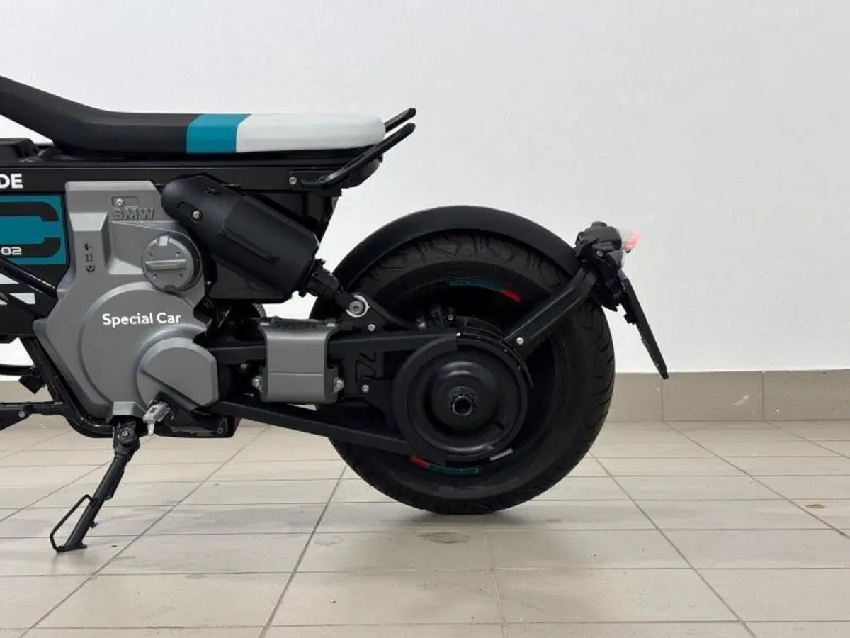 Bmw CE 02 (2024 - 26) (4)