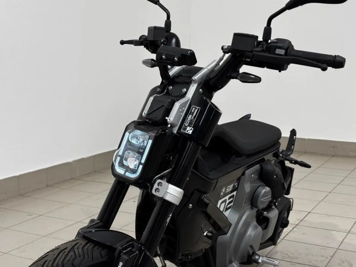 Bmw CE 02 (2024 - 26) (8)