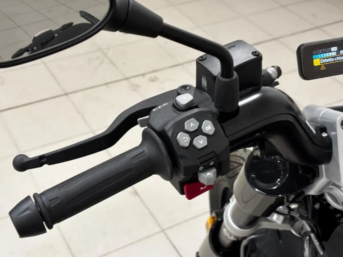 Bmw CE 02 (2024 - 26) (12)
