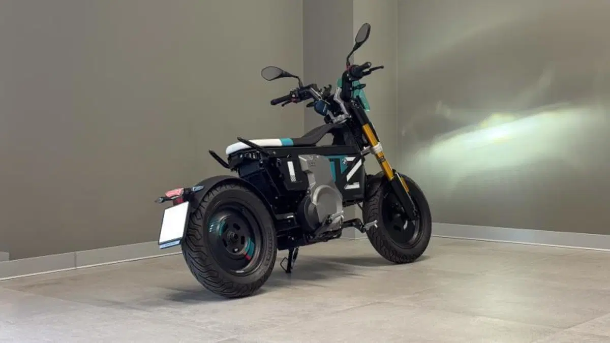 Bmw CE 02 (2024 - 26) (6)