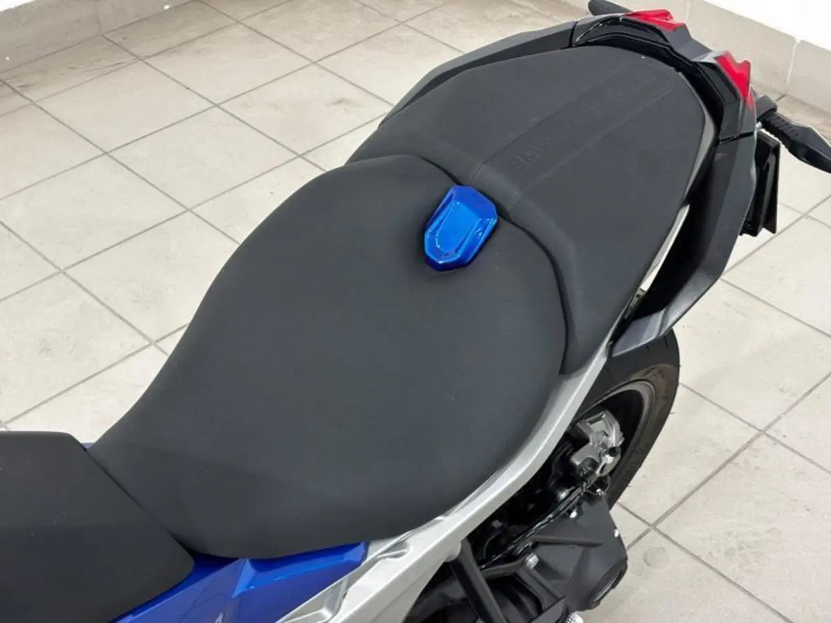 Bmw R 1300 R (2026 - 27) (11)