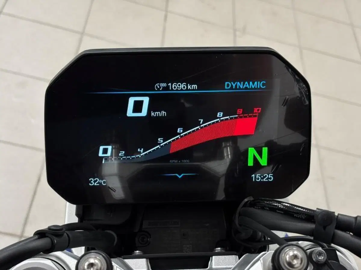 Bmw R 1300 R (2026 - 27) (12)