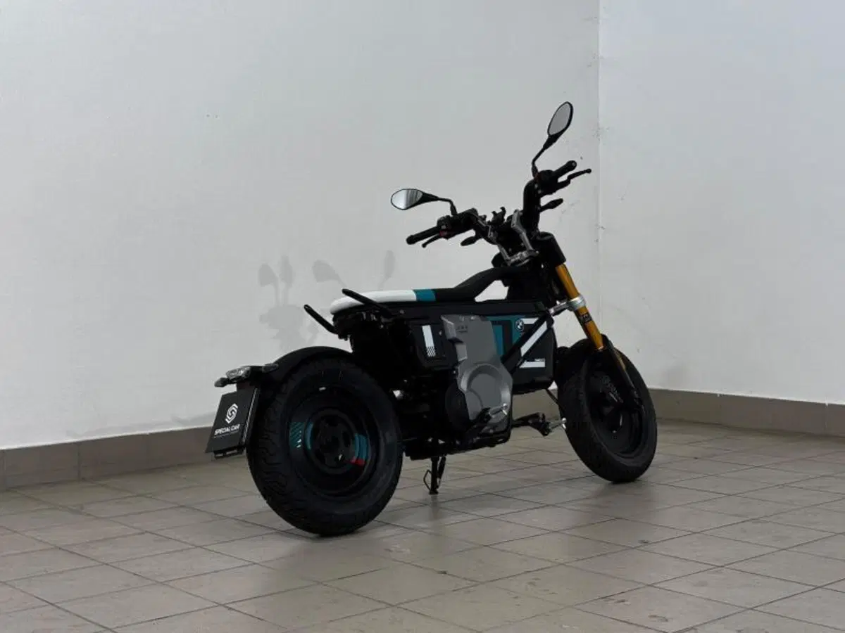 Bmw CE 02 (2024 - 26) (4)