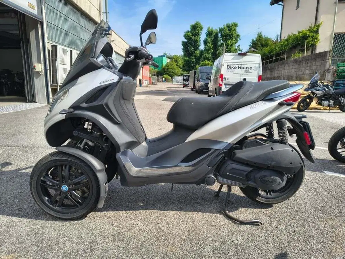 Piaggio Mp3 300 Hpe (2019 - 20) (2)