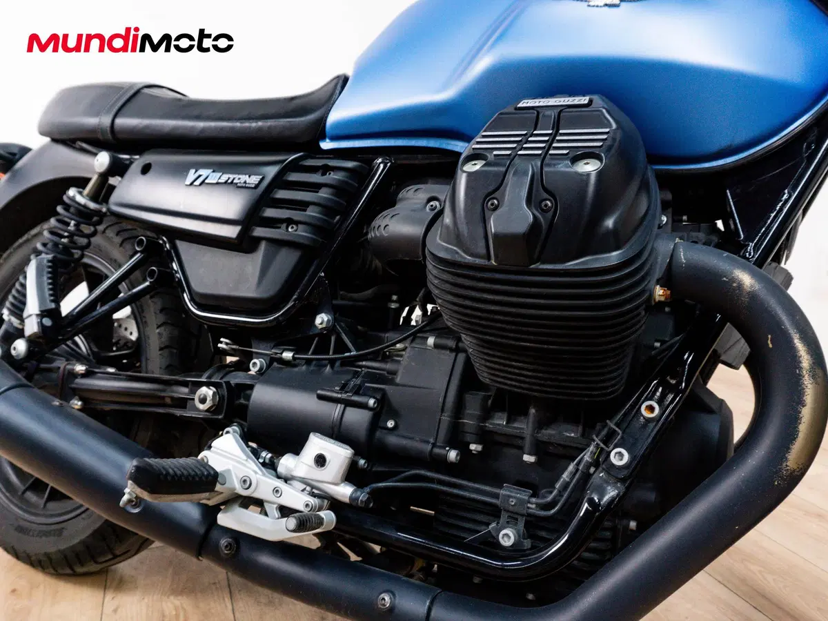 Moto Guzzi V7 Stone (2012 - 15) (5)