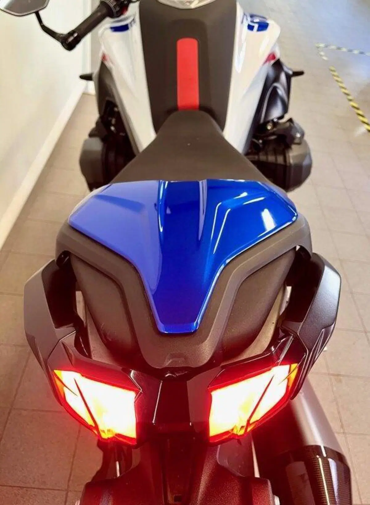 Bmw R 1300 R (2026 - 27) (4)