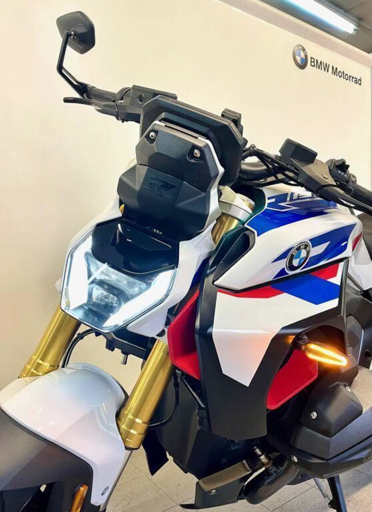 Bmw R 1300 R (2026 - 27) (3)