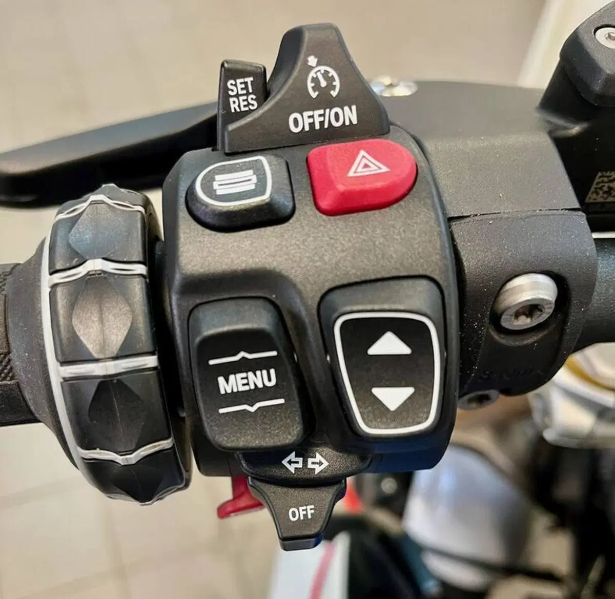 Bmw R 1300 R (2026 - 27) (7)