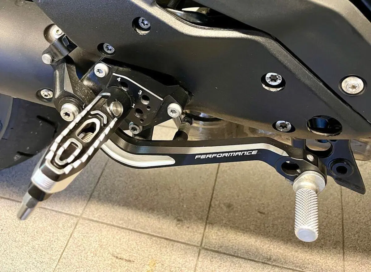 Bmw R 1300 R (2026 - 27) (6)