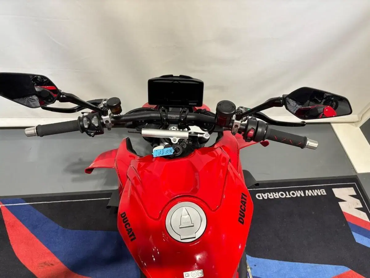 Ducati Streetfighter V4 1100 (2021 - 22) (5)
