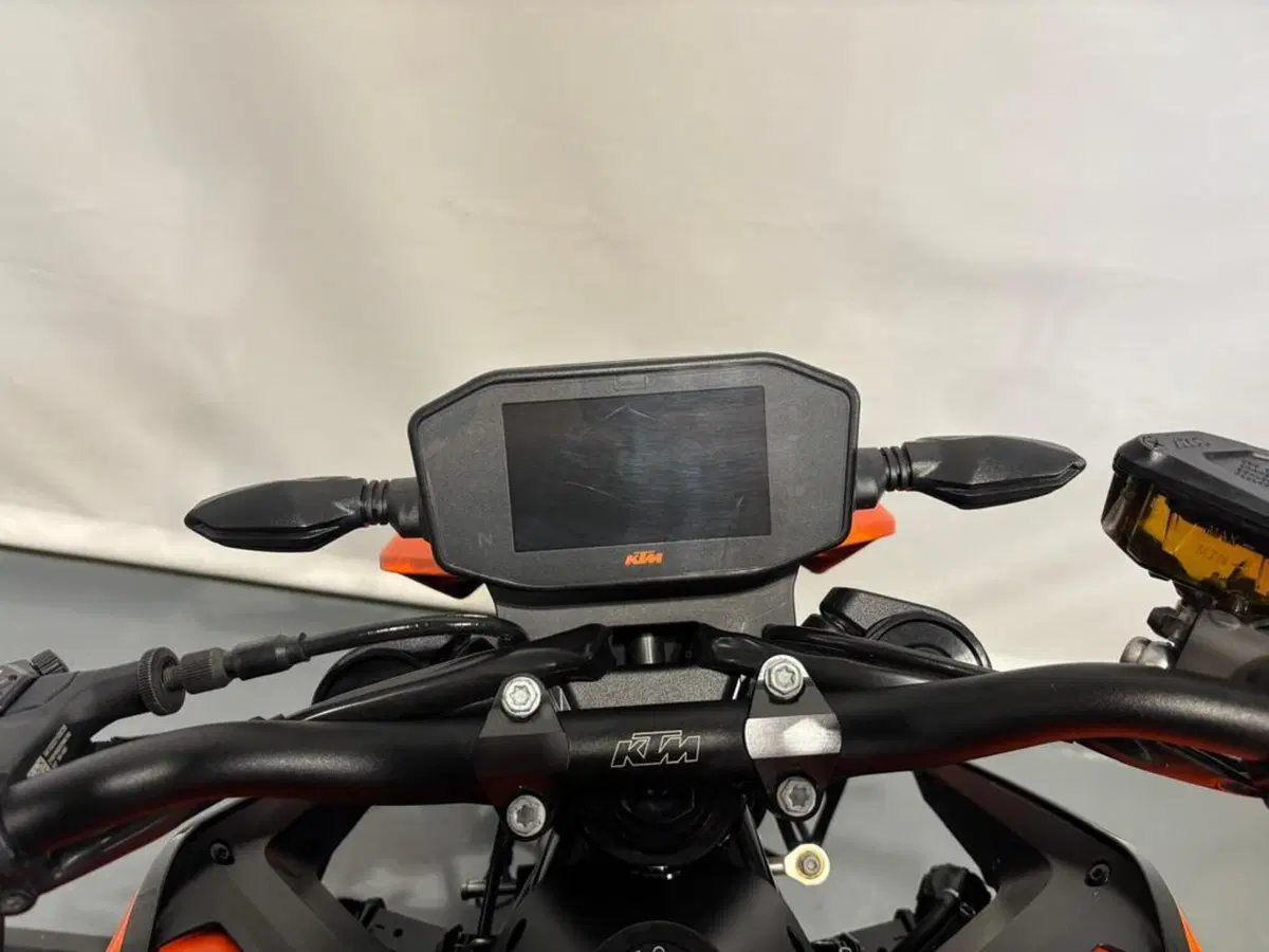 KTM 890 Duke (2021 - 23) (6)