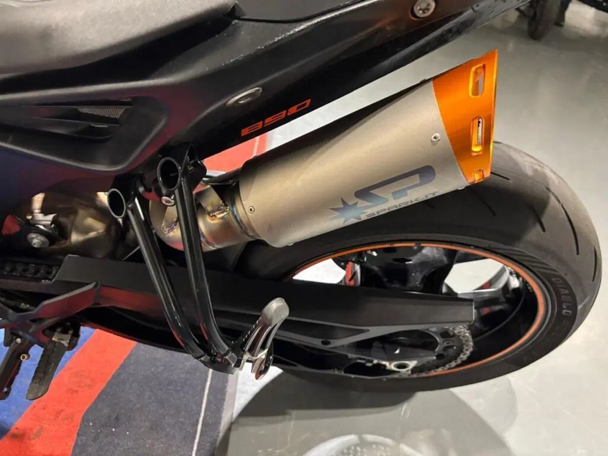 KTM 890 Duke (2021 - 23) (12)