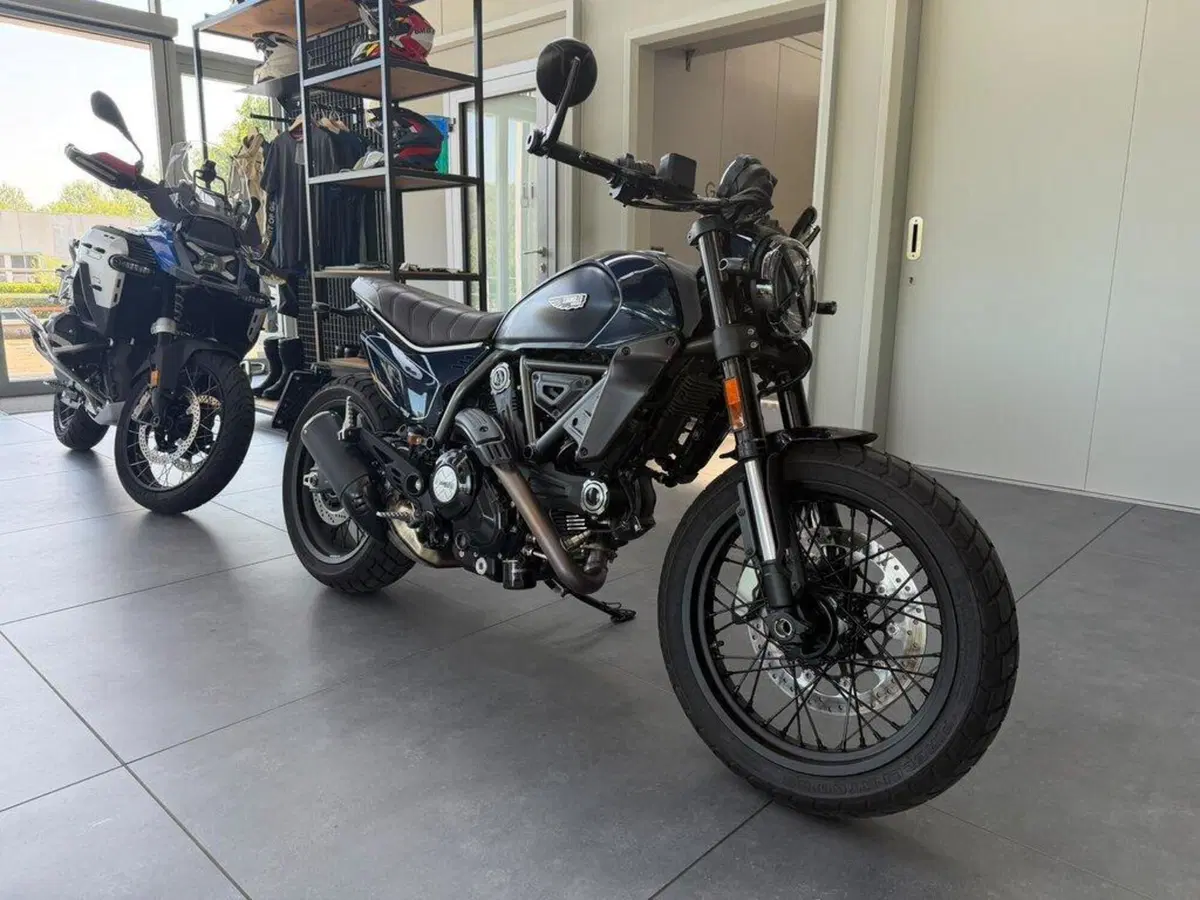 Ducati Scrambler 800 Nightshift (2023 - 24) (2)
