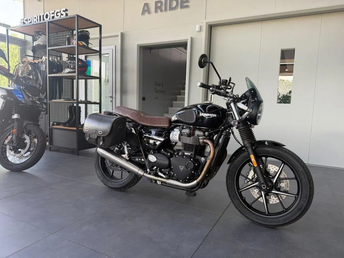 Triumph Street Twin 900 (2019 - 20) (2)