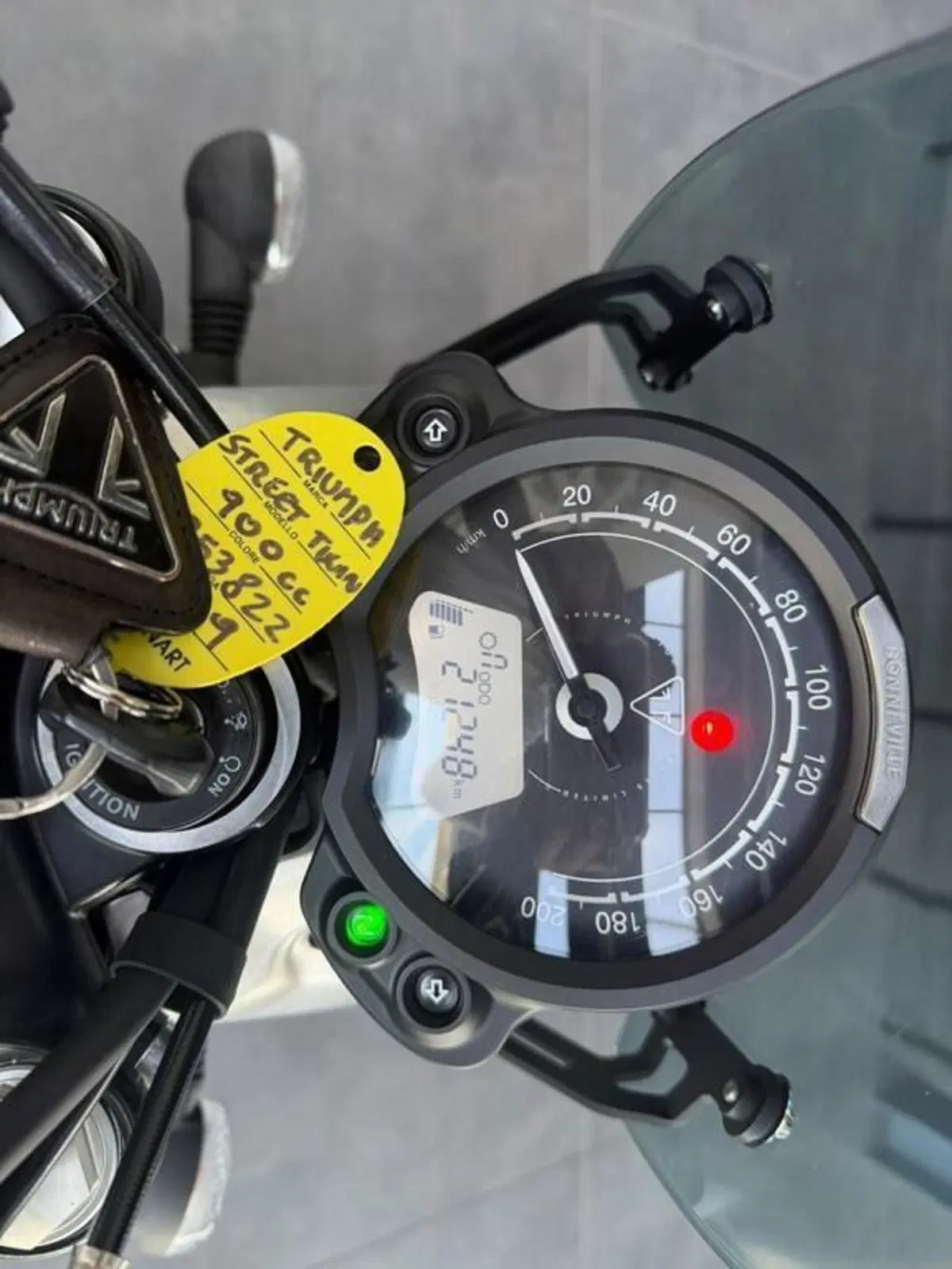Triumph Street Twin 900 (2019 - 20) (10)