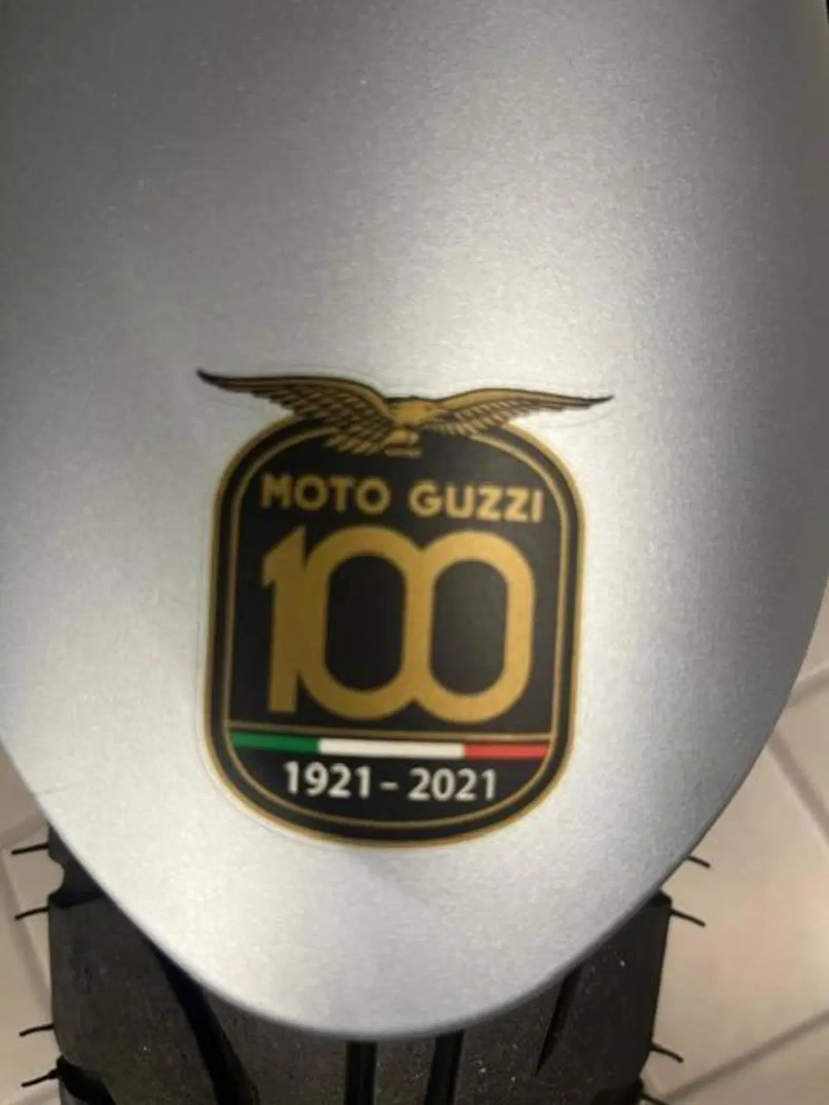 Moto Guzzi V7 Stone (2021 - 24) (5)