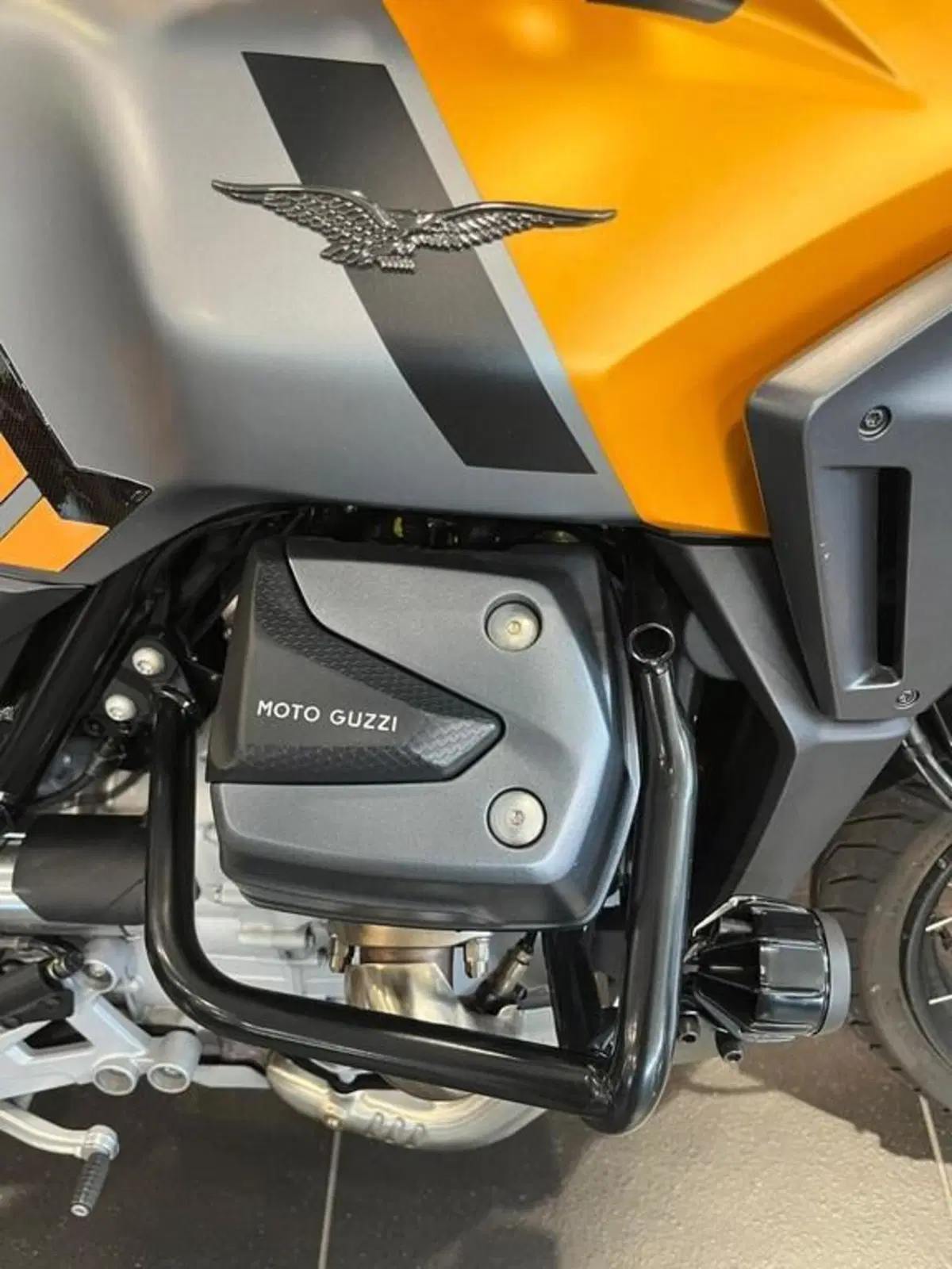 Moto Guzzi Stelvio (2024 - 26) (3)