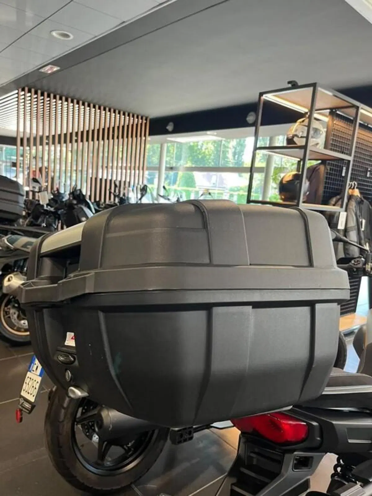 Moto Guzzi Stelvio (2024 - 26) (5)
