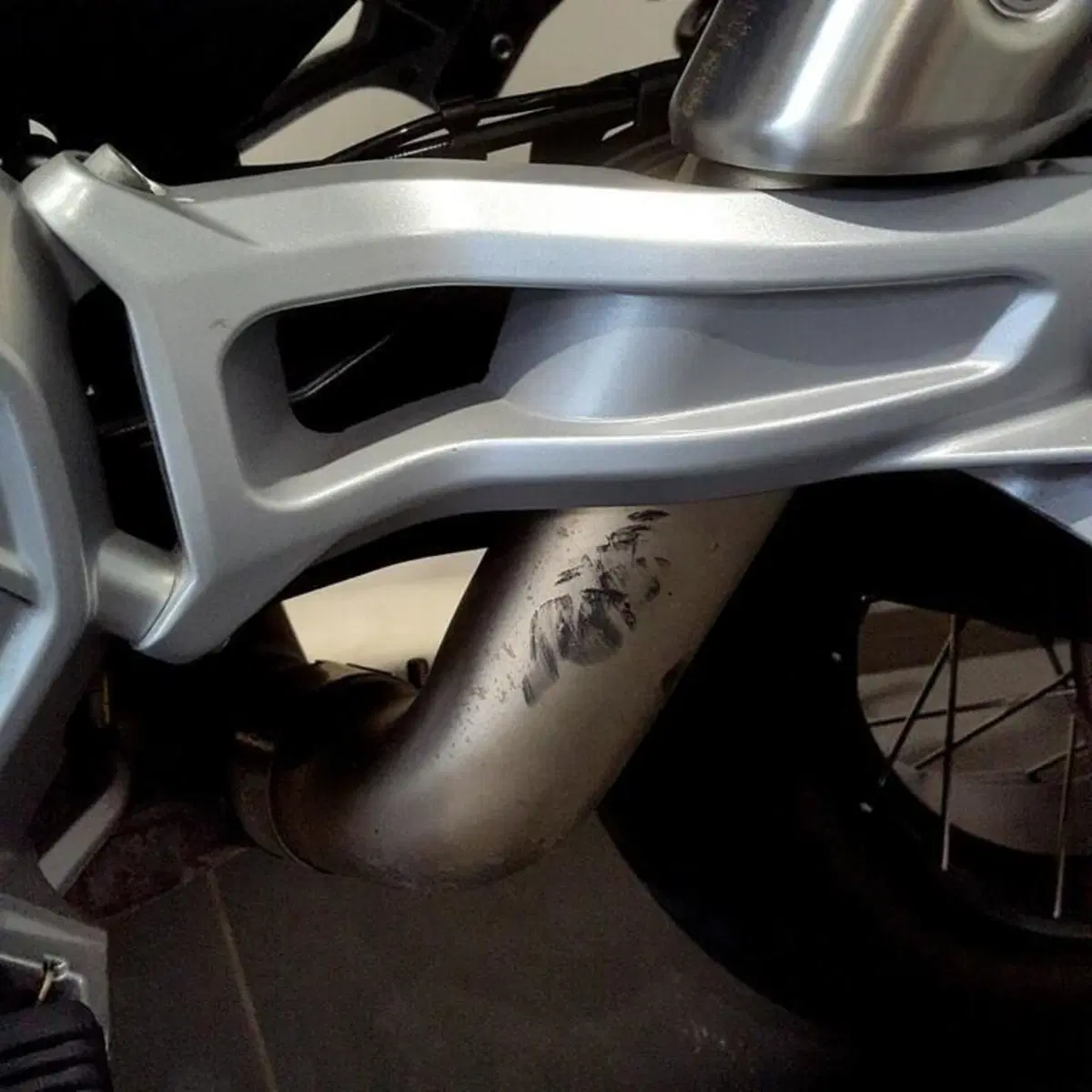 Moto Guzzi V85 TT (2021 - 23) (12)