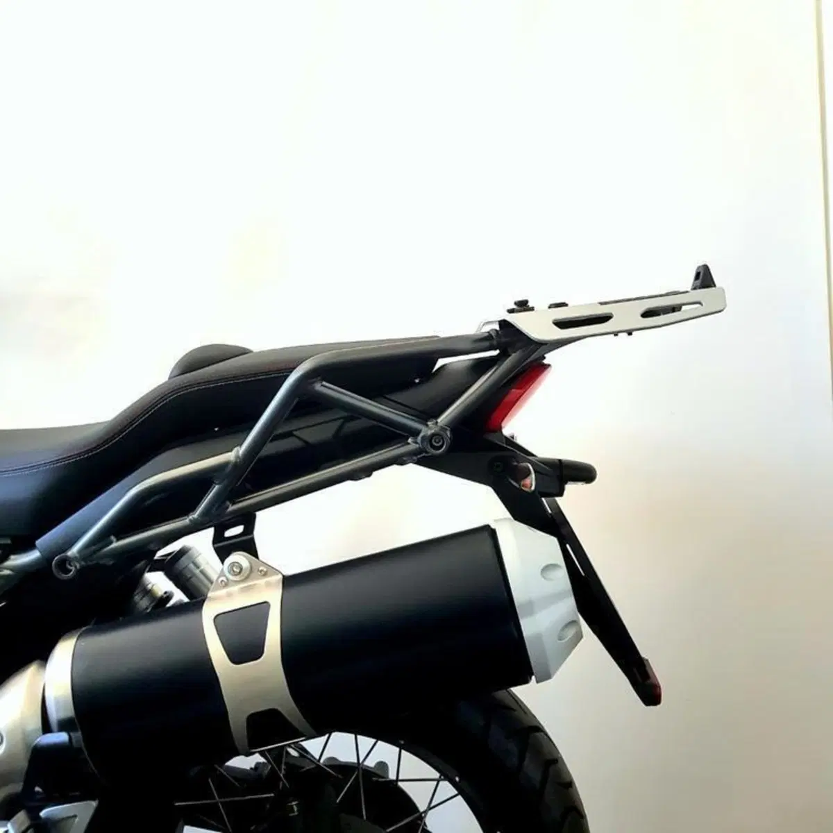 Moto Guzzi V85 TT (2021 - 23) (14)