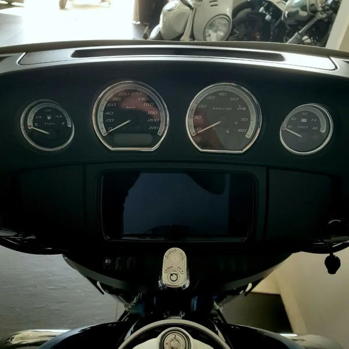 Harley-Davidson 114 Electra Glide Revival (2021 - 22) (6)