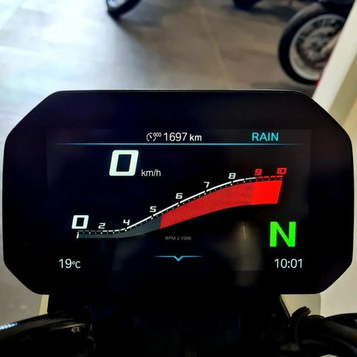 Bmw R 1300 R (2026 - 27) (5)
