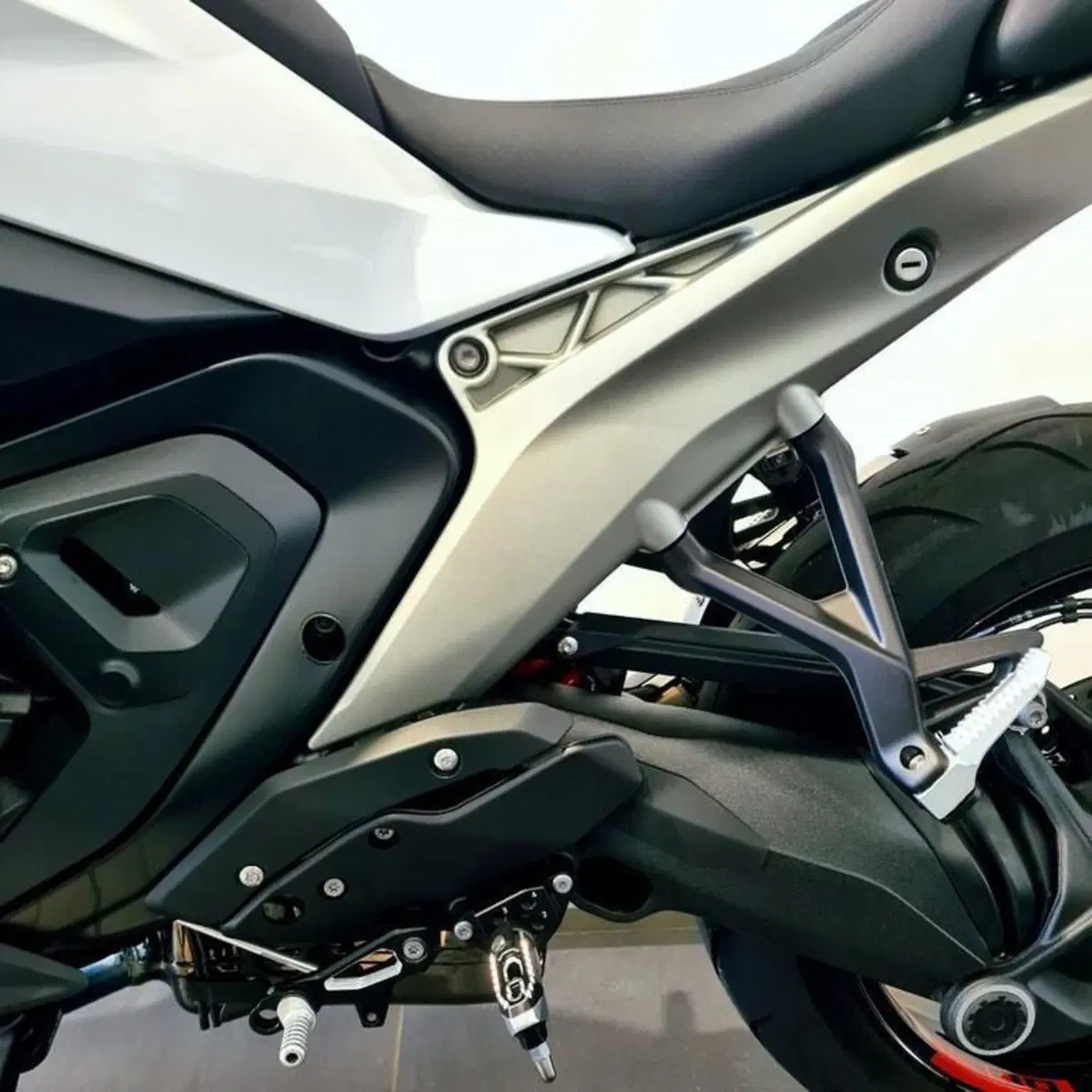 Bmw R 1300 R (2026 - 27) (11)