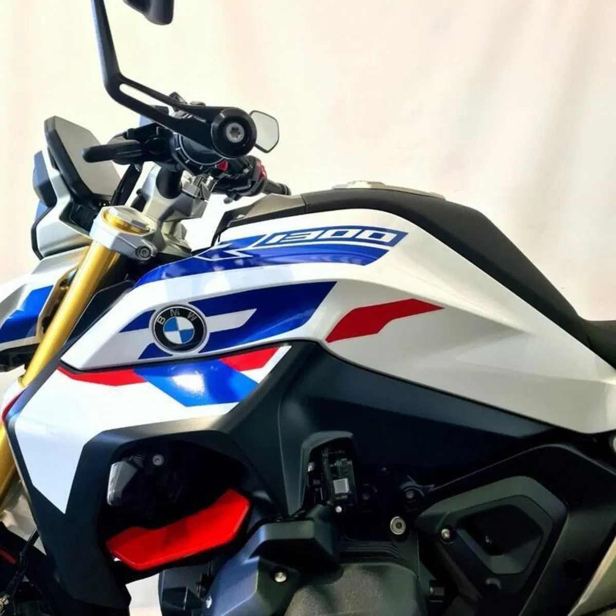 Bmw R 1300 R (2026 - 27) (9)
