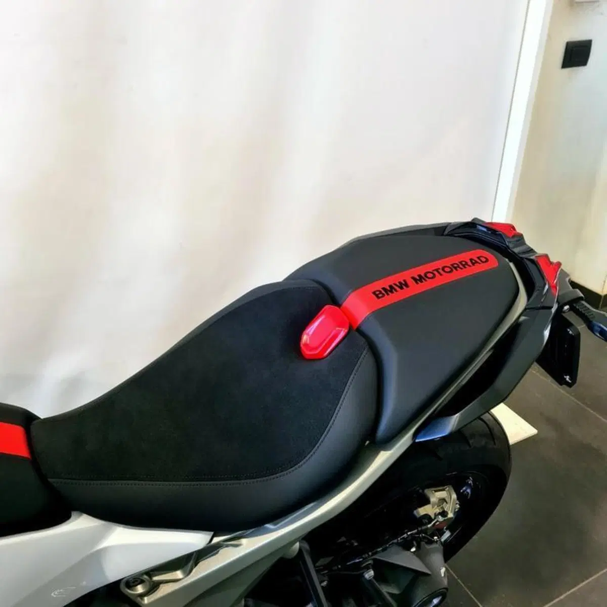 Bmw R 1300 R (2026 - 27) (12)
