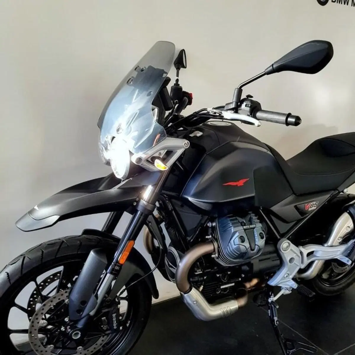 Moto Guzzi V85 Strada (2024 - 26) (7)