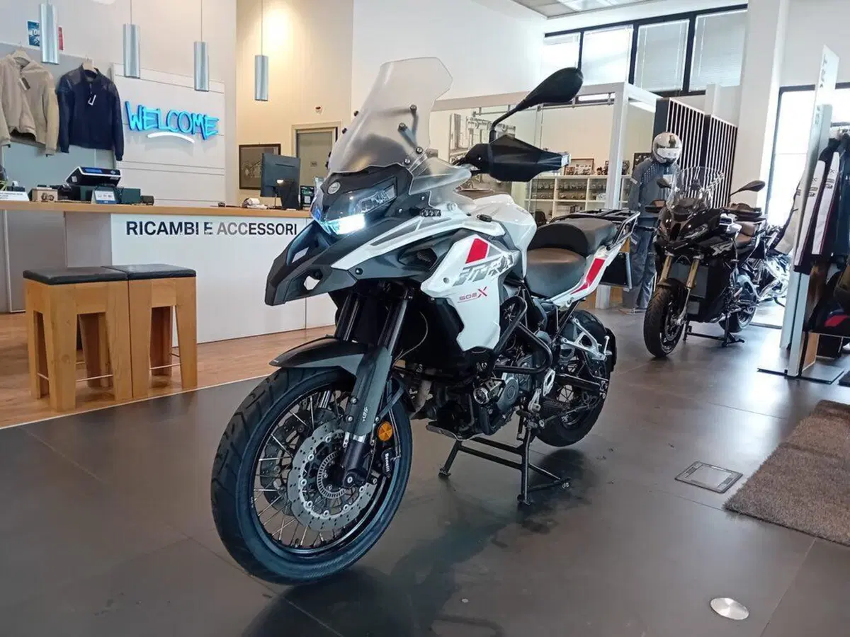 Benelli TRK 502 ABS (2017 - 20) (2)
