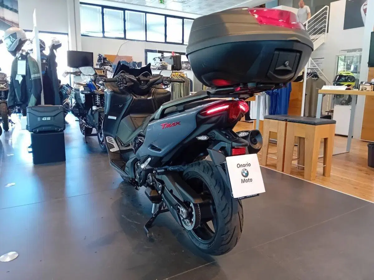 Yamaha T-Max 560 20° anniversario (2021) (6)