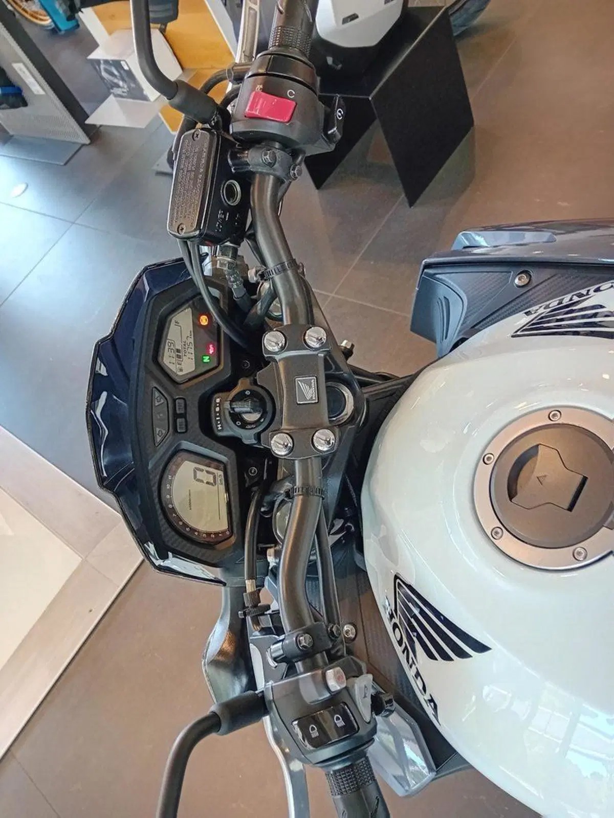Honda CB 650 F (2017 - 18) (7)