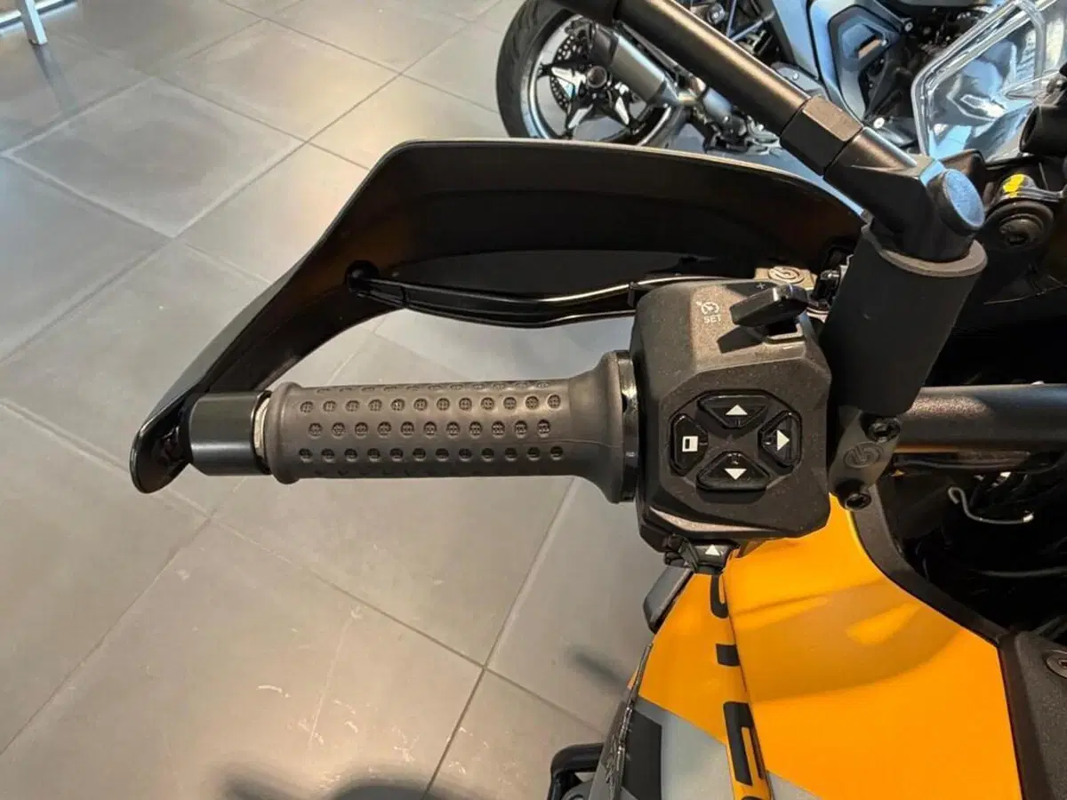 Moto Guzzi Stelvio PFF (2024 - 26) (2)