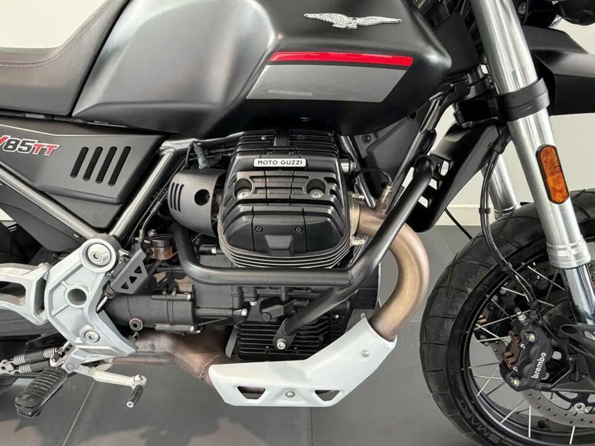 Moto Guzzi V85 TT (2021 - 23) (3)