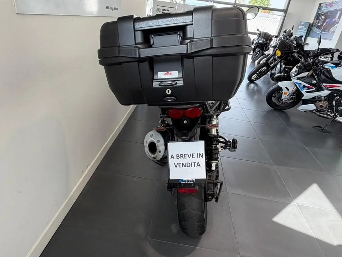 Moto Guzzi V85 TT (2021 - 23) (6)