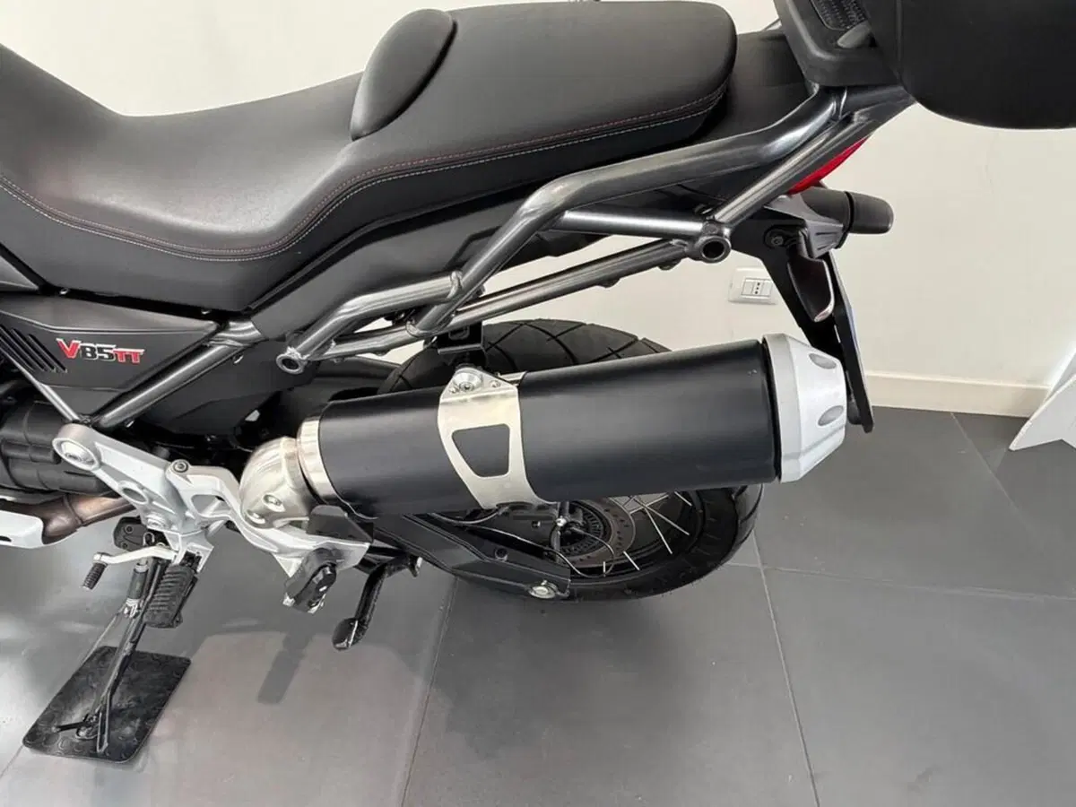 Moto Guzzi V85 TT (2021 - 23) (4)
