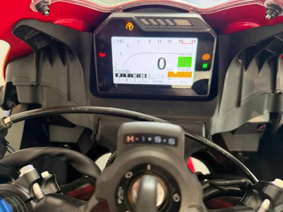 Honda CBR 600 RR (2024 - 26) (3)