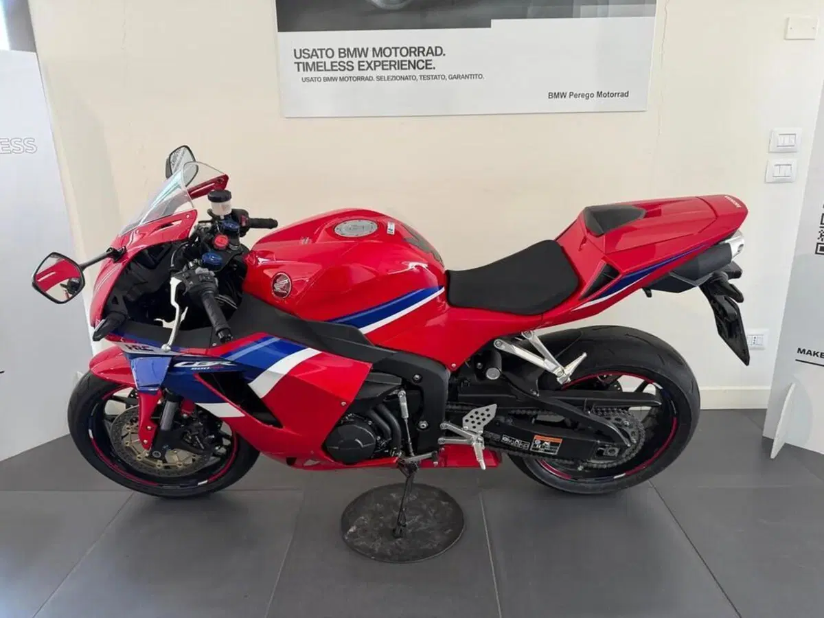 Honda CBR 600 RR (2024 - 26) (4)