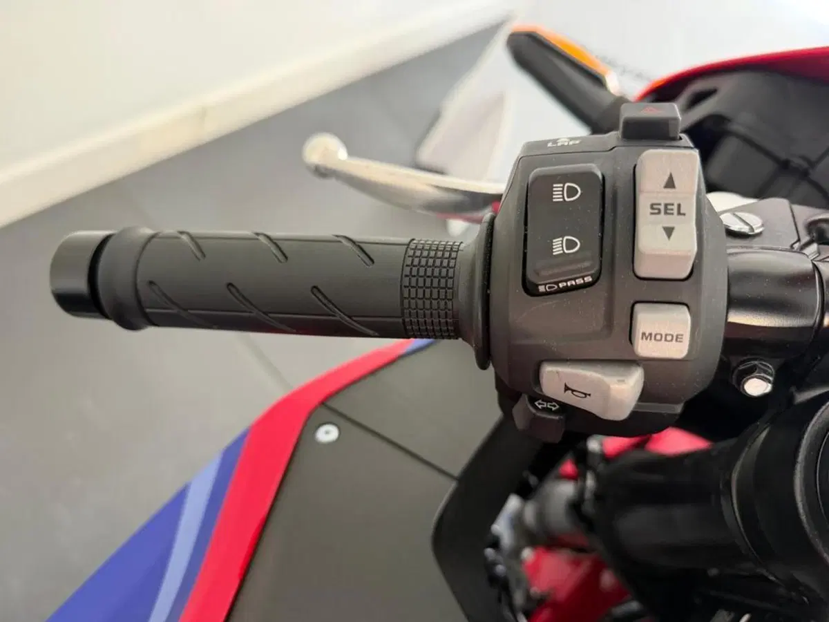 Honda CBR 600 RR (2024 - 26) (6)