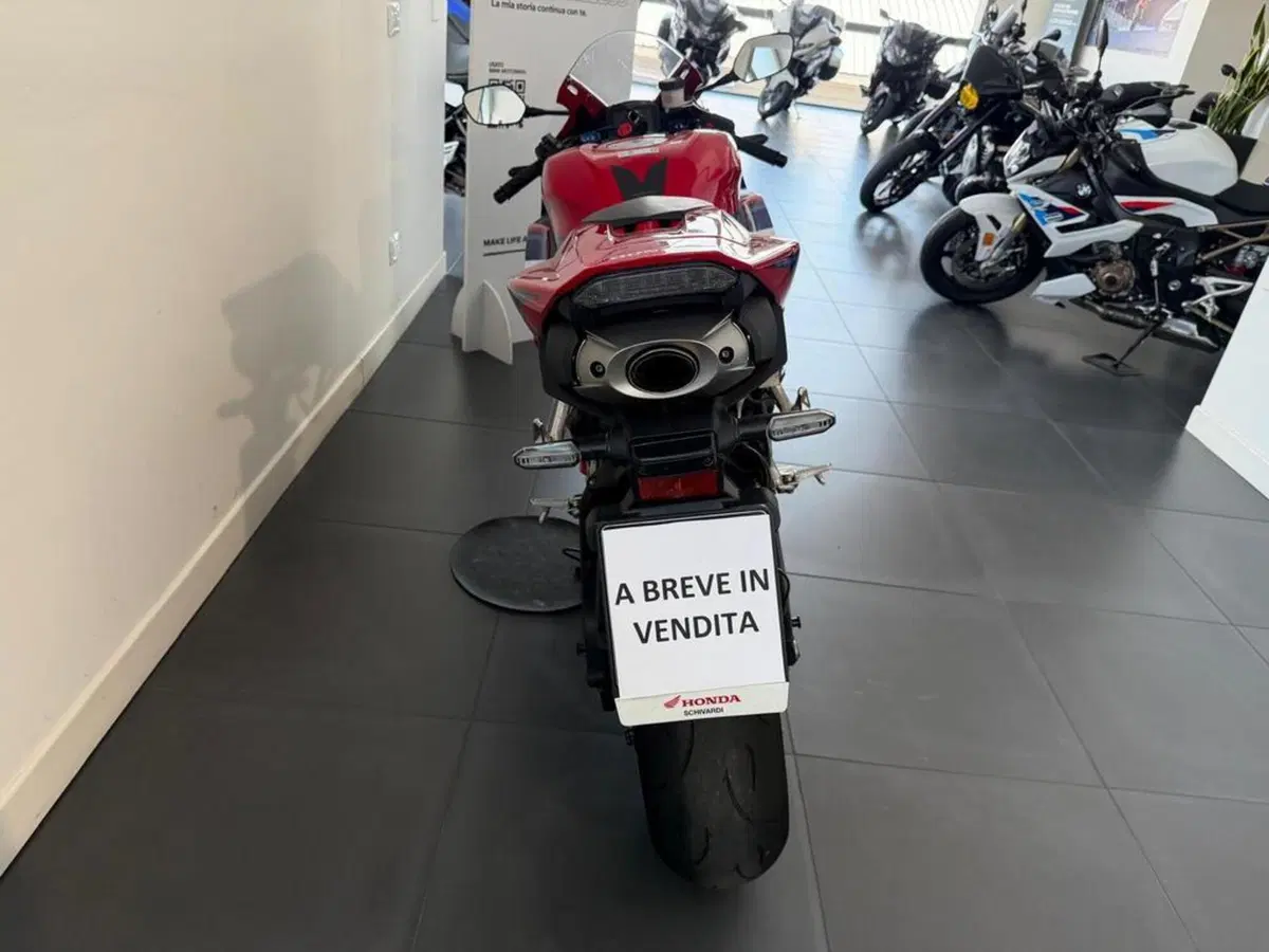 Honda CBR 600 RR (2024 - 26) (9)