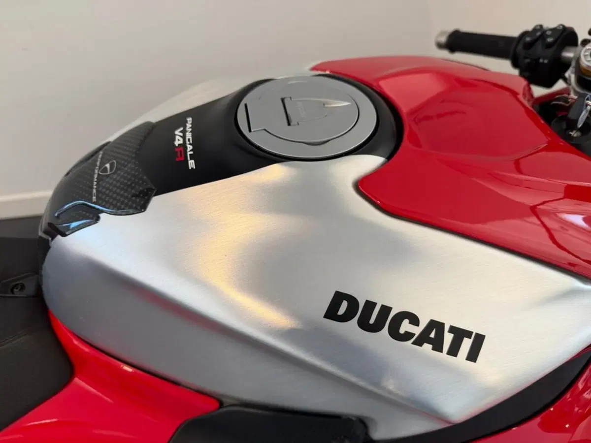Ducati Panigale V4 R (2026) (5)