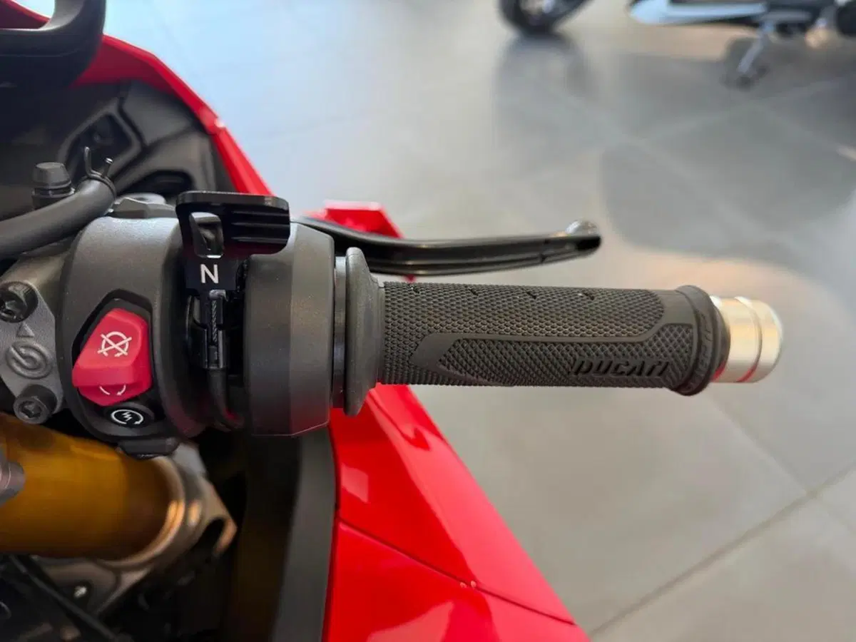 Ducati Panigale V4 R (2026) (7)