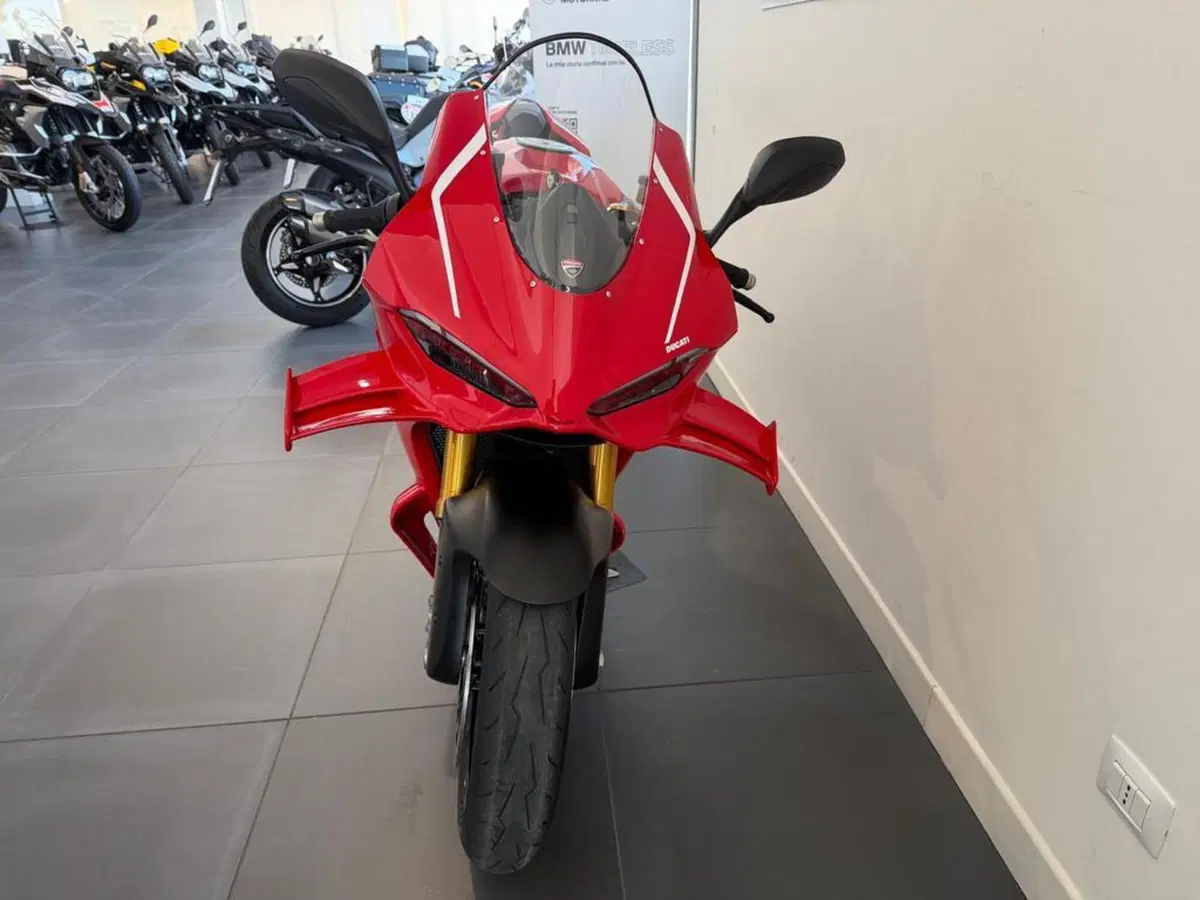 Ducati Panigale V4 R (2026) (2)