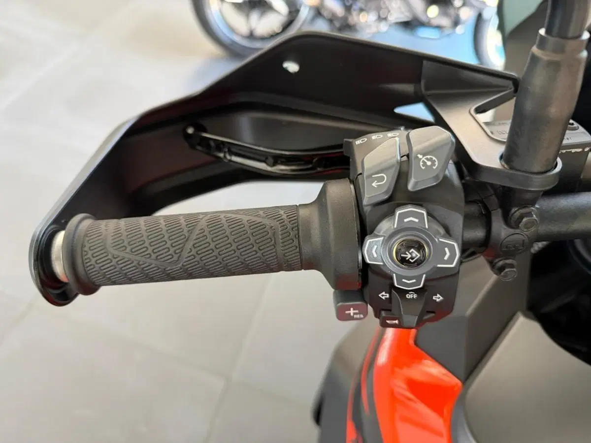 KTM 1290 Super Adventure S (2022 - 25) (4)